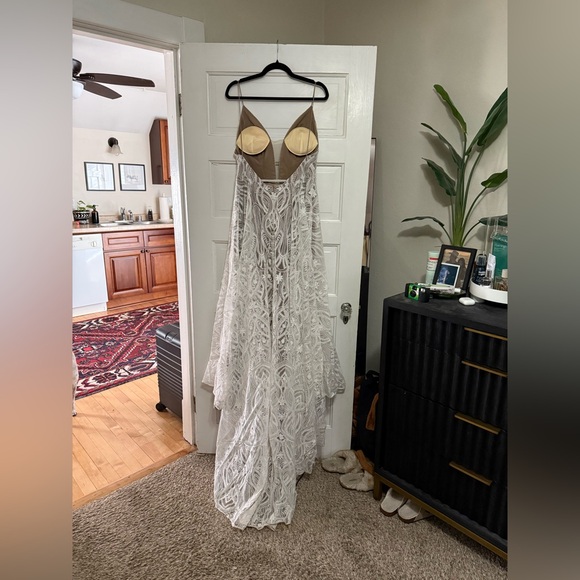 Lovers Society LEVI Wedding Gown - Picture 9 of 9